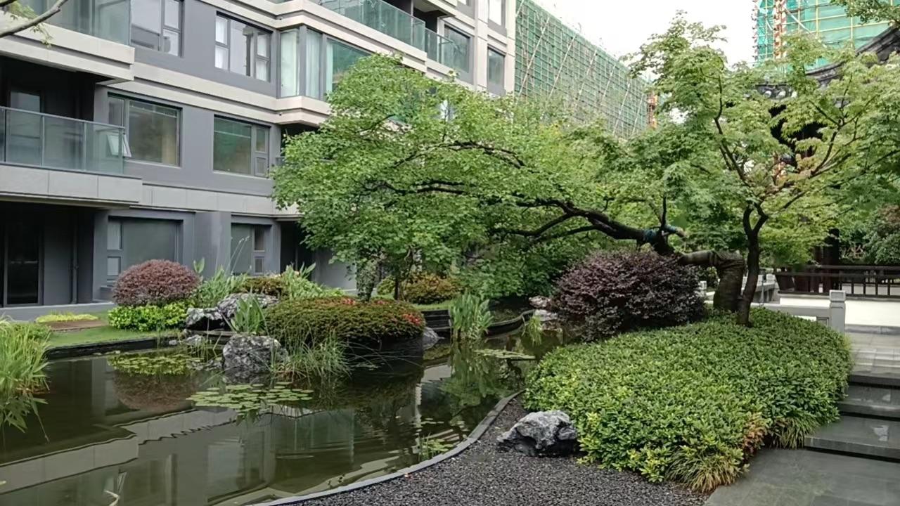 万科华鸿如园小区内部实景，目前一期基本卖完，二期143平户型加推销售中