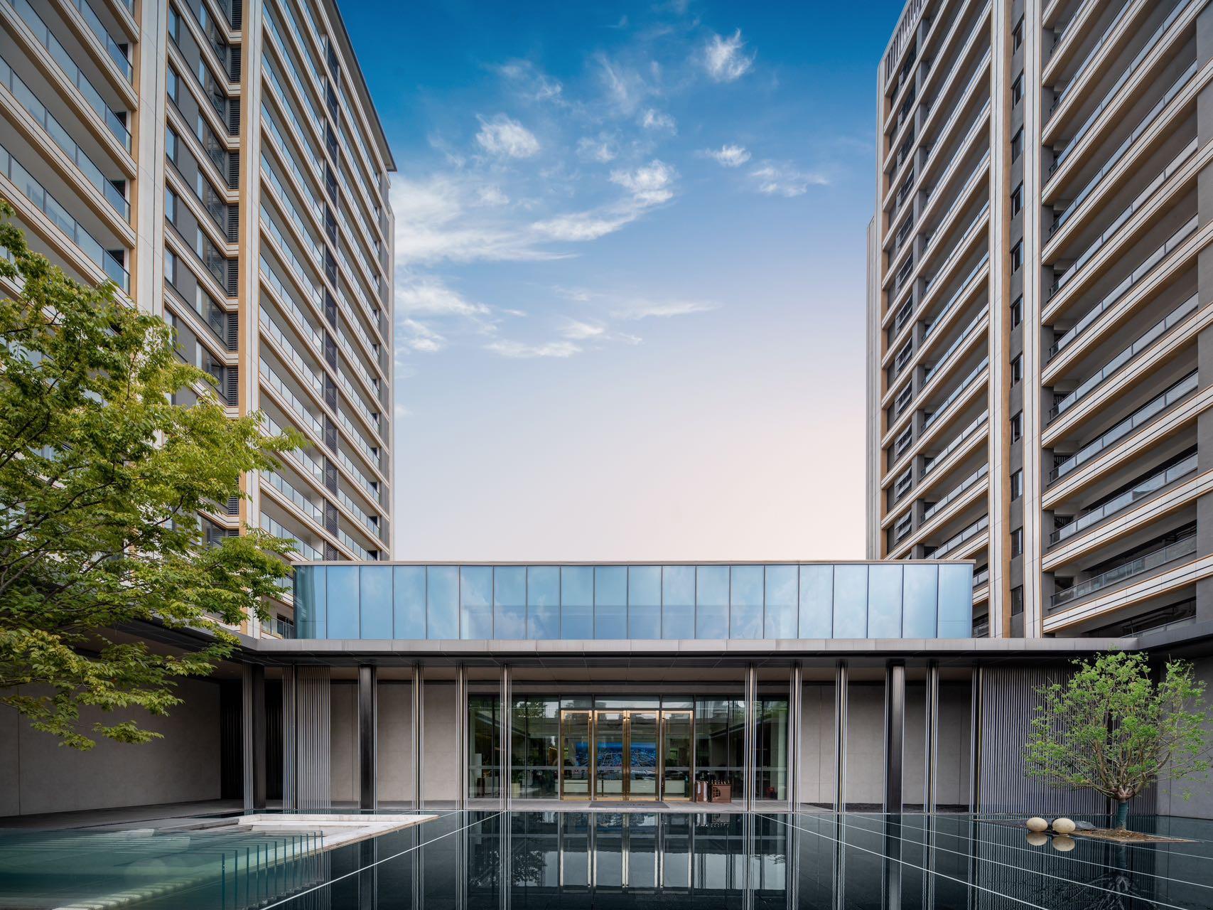 扬州中信泰富锦玥府实景示范区展示，目前项目洋房在售，单价17000元/平左右